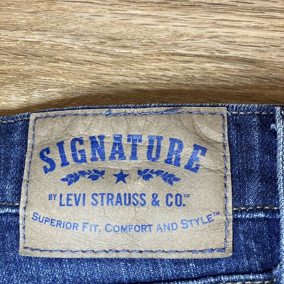 Levi’s Signature Womens Low Slim Flare Jeans Junior Size 11 Medium - Picture 3 of 9